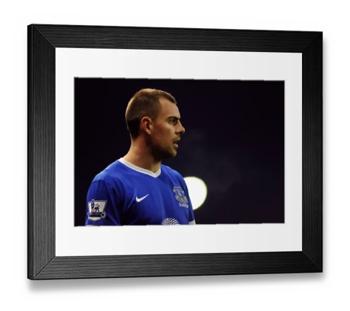 Framed Print : Gritty Darron Gibson: Everton's Midfield Maestro Holds Stoke City to a Draw at Britannia Stadium (BPL: Everton vs Stoke City, December 15, 2012)