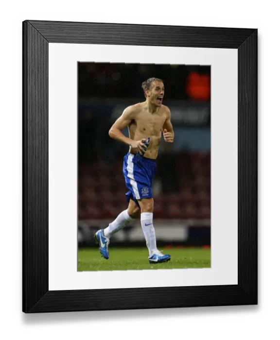 Framed Print : Everton's Phil Neville: Exultant Victory Over West Ham United (22-12-2012) Framed Print : Everton's Phil Neville: Exultant Victory Over West Ham United (22-12-2012)
