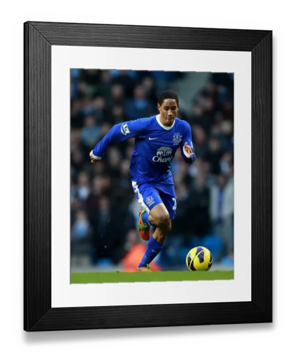 Framed Print : Determined Steven Pienaar: Manchester City vs. Everton, Etihad Stadium (1-1 Tie, December 1, 2012, Barclays Premier League) Framed Print : Determined Steven Pienaar: Manchester City vs. Everton, Etihad Stadium (1-1 Tie, December 1, 2012, Barclays Premier League)