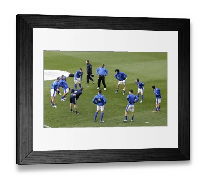 Framed Print : Everton FC: Gearing Up for the Battle Against Tottenham Hotspur in the Barclays Premier League (2-1) Framed Print : Everton FC: Gearing Up for the Battle Against Tottenham Hotspur in the Barclays Premier League (2-1)
