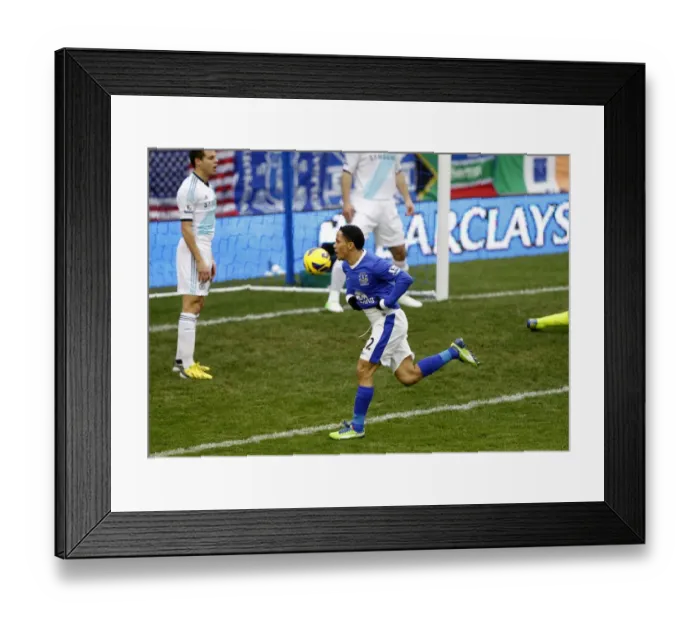 Framed Print : Steven Pienaar's Strike: Everton's First Goal Against Chelsea (30-12-2012) Framed Print : Steven Pienaar's Strike: Everton's First Goal Against Chelsea (30-12-2012)