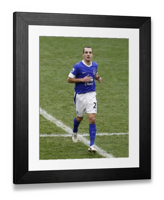Framed Print : Everton vs Chelsea: Leon Osman's Battle at Goodison Park - Premier League Clash (30-12-2012): Everton 1 - Chelsea 2 Framed Print : Everton vs Chelsea: Leon Osman's Battle at Goodison Park - Premier League Clash (30-12-2012): Everton 1 - Chelsea 2
