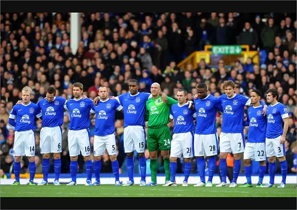 Everton Players Unite Before Kick-off: Everton vs. Chelsea, Barclays Premier League, Goodison Park (30-12-2012)