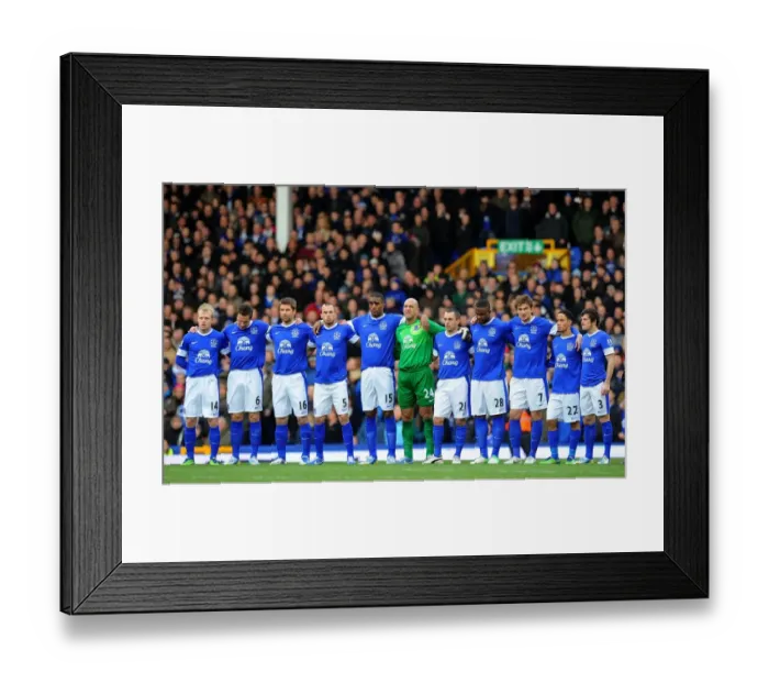 Framed Print : Everton Players Unite Before Kick-off: Everton vs. Chelsea, Barclays Premier League, Goodison Park (30-12-2012) Framed Print : Everton Players Unite Before Kick-off: Everton vs. Chelsea, Barclays Premier League, Goodison Park (30-12-2012)