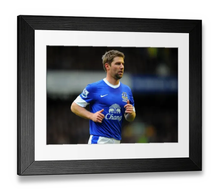 Framed Print : Thomas Hitzlsperger's Stunner: Everton 1 - Chelsea 2 (30-12-2012, Goodison Park) Framed Print : Thomas Hitzlsperger's Stunner: Everton 1 - Chelsea 2 (30-12-2012, Goodison Park)