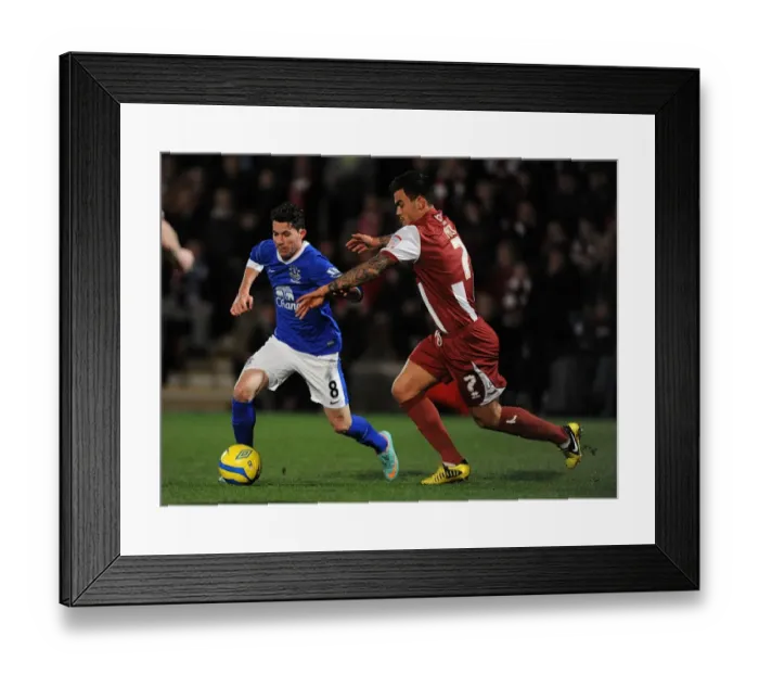 Framed Print : FA Cup - Third Round - Cheltenham Town v Everton - Whaddon Road Framed Print : FA Cup - Third Round - Cheltenham Town v Everton - Whaddon Road