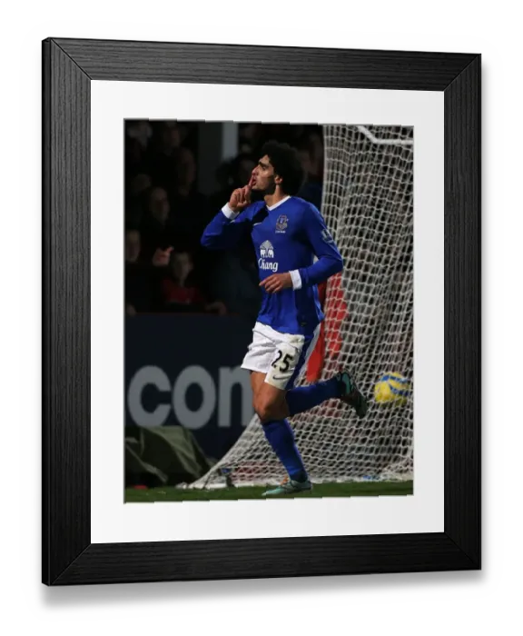 Framed Print : Five-Star Fellaini: Everton's R rout over Cheltenham Town in FA Cup Third Round (07-01-2013)