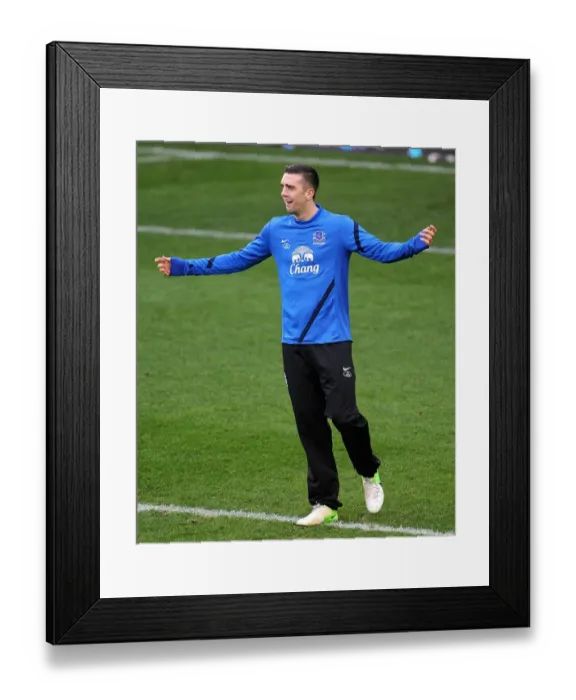 Framed Print : Determined Duffy: A Scoreless Stalemate at Goodison Park - Everton vs Swansea City (12-01-2013) Framed Print : Determined Duffy: A Scoreless Stalemate at Goodison Park - Everton vs Swansea City (12-01-2013)