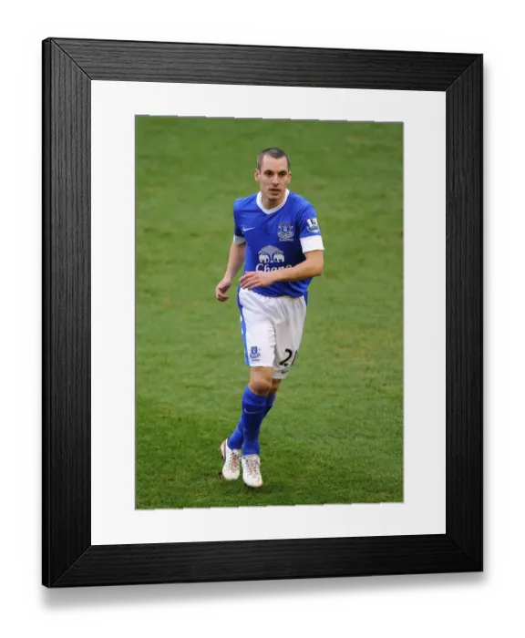 Framed Print : Leading the Charge: A Scoreless Battle at Goodison Park - Everton's Leon Osman Framed Print : Leading the Charge: A Scoreless Battle at Goodison Park - Everton's Leon Osman