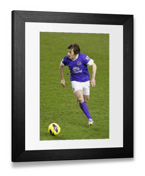 Framed Print : Leighton Baines Scores the Dramatic Winner for Everton Against West Bromwich Albion (30-01-2013)