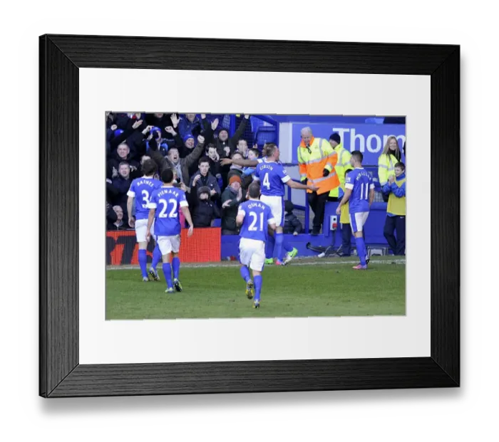 Framed Print : Barclays Premier League - Everton v Aston Villa - Goodison Park Framed Print : Barclays Premier League - Everton v Aston Villa - Goodison Park