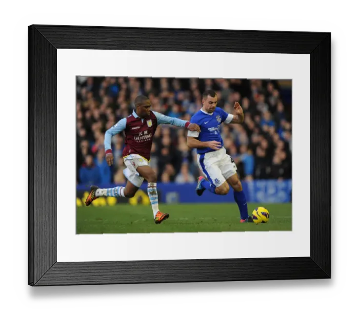 Framed Print : Battle for the Ball: Gibson vs. Zogbia - Everton vs. Aston Villa's Thrilling 3-3 Encounter at Goodison Park