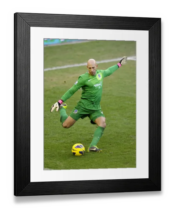 Framed Print : Thrilling Stalemate: Tim Howard's Heroic Performance - Everton 3-3 Aston Villa (Barclays Premier League, 02-02-2013) Framed Print : Thrilling Stalemate: Tim Howard's Heroic Performance - Everton 3-3 Aston Villa (Barclays Premier League, 02-02-2013)