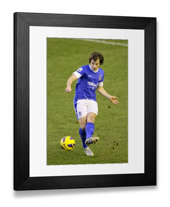 Framed Print : Leighton Baines Unforgettable Performance: Everton vs. Aston Villa's Thrilling 3-3 Draw (02-02-2013)
