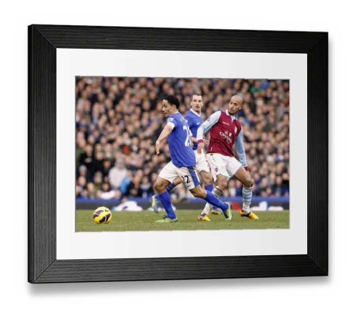 Framed Print : Thrilling Draw: Everton vs Aston Villa - El Ahmadi vs Pienaar Framed Print : Thrilling Draw: Everton vs Aston Villa - El Ahmadi vs Pienaar