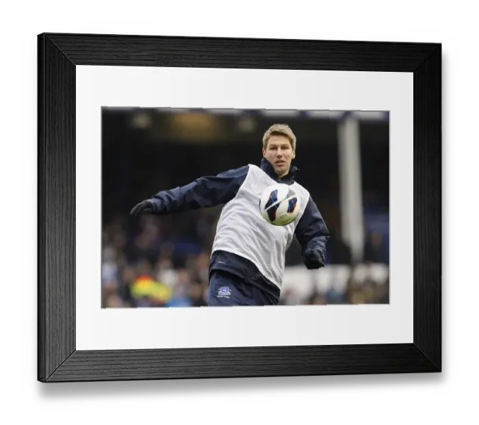 Framed Print : Thomas Hitzlsperger Scores the Winning Goal: Everton's 3-1 Triumph Over Reading (02-03-2013, Barclays Premier League) Framed Print : Thomas Hitzlsperger Scores the Winning Goal: Everton's 3-1 Triumph Over Reading (02-03-2013, Barclays Premier League)