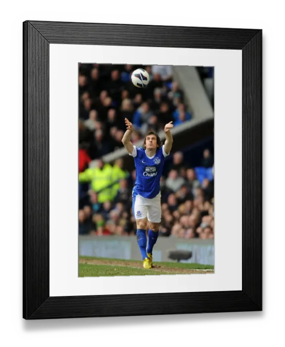 Framed Print : Leighton Baines Leadership: Everton 2 - Manchester City 0 (16-03-2013) Framed Print : Leighton Baines Leadership: Everton 2 - Manchester City 0 (16-03-2013)