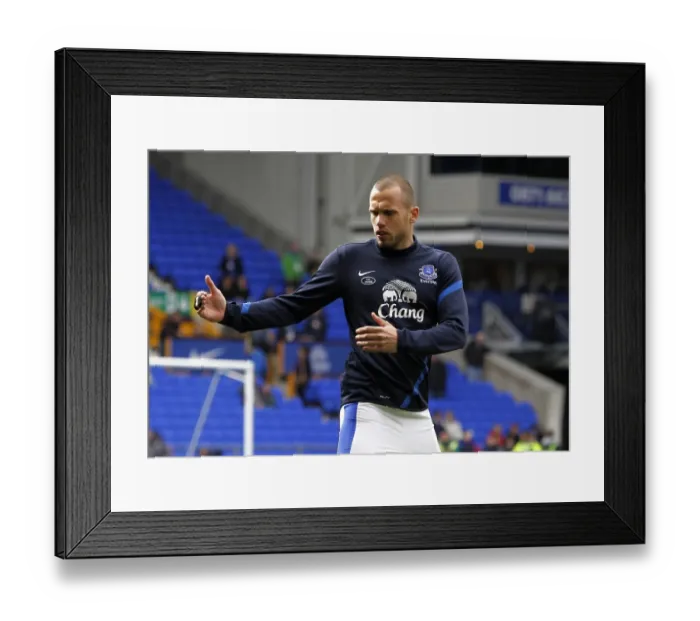 Framed Print : Heitinga's Heroics: Everton's 2-0 Triumph Over Manchester City (16-03-2013, Goodison Park) Framed Print : Heitinga's Heroics: Everton's 2-0 Triumph Over Manchester City (16-03-2013, Goodison Park)