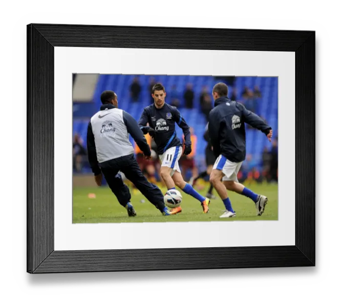 Framed Print : Everton FC: Pre-Match Huddle - Everton vs Manchester City (Kevin Mirallas, Sylvain Distin, Leon Osman, Goodison Park, 16-03-2013) Framed Print : Everton FC: Pre-Match Huddle - Everton vs Manchester City (Kevin Mirallas, Sylvain Distin, Leon Osman, Goodison Park, 16-03-2013)