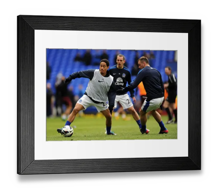 Framed Print : Everton FC: Steven Pienaar and Darron Gibson Focused in Pre-Match Training Ahead of Everton vs Manchester City (16-03-2013) Framed Print : Everton FC: Steven Pienaar and Darron Gibson Focused in Pre-Match Training Ahead of Everton vs Manchester City (16-03-2013)