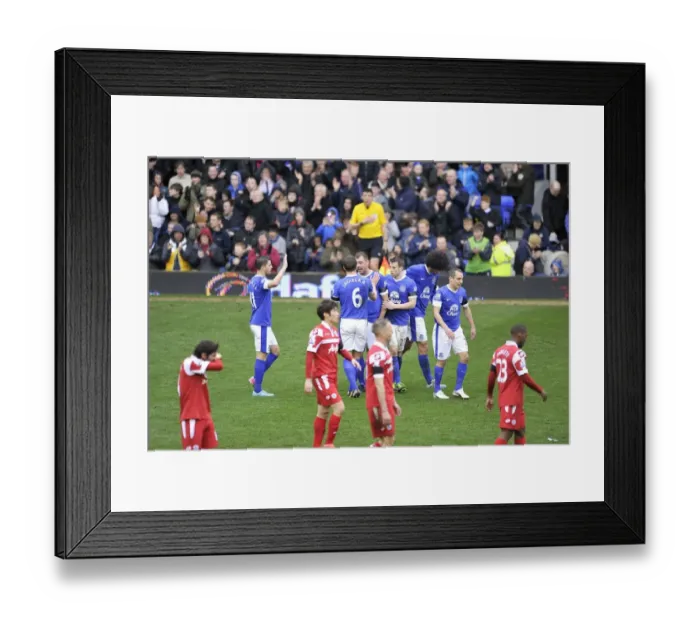 Framed Print : Everton's Euphoric First Goal Celebration: Everton 2-0 Queens Park Rangers (BPL, 13-04-2013) Framed Print : Everton's Euphoric First Goal Celebration: Everton 2-0 Queens Park Rangers (BPL, 13-04-2013)