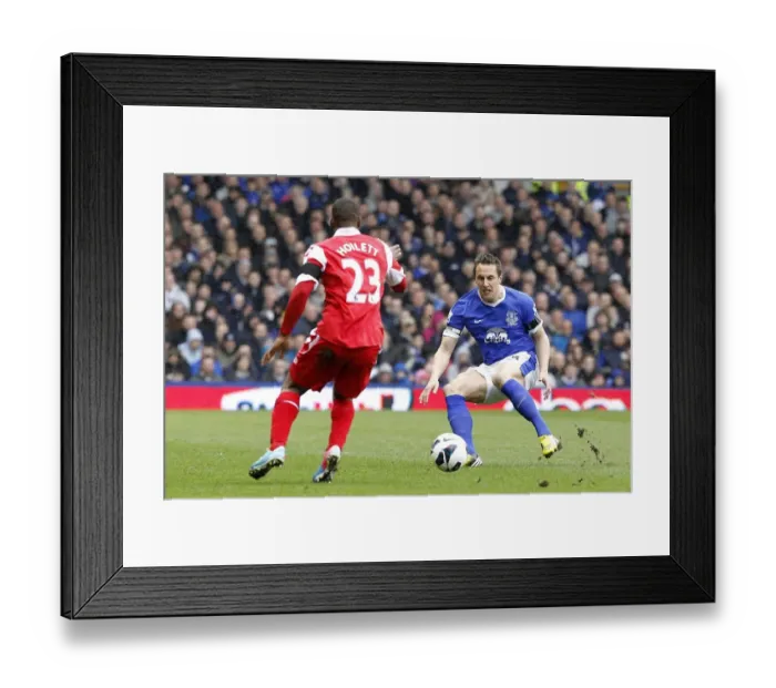 Framed Print : Battle for the Ball: Jagielka vs. Hoilett - Everton vs. Queens Park Rangers