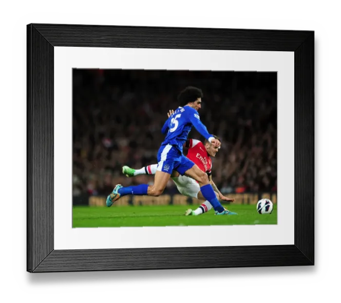 Framed Print : Barclays Premier League - Arsenal v Everton - Emirates Stadium