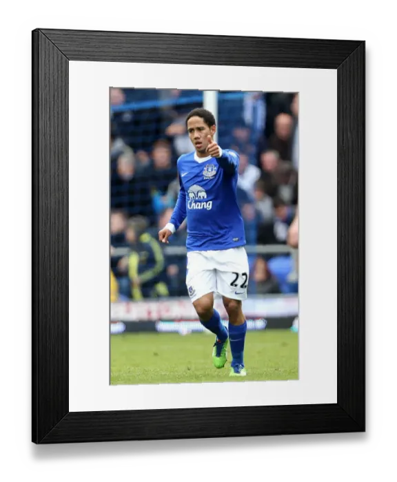 Framed Print : Steven Pienaar's Stunner: Everton's Winning Goal Against Fulham (27-04-2013, Goodison Park) Framed Print : Steven Pienaar's Stunner: Everton's Winning Goal Against Fulham (27-04-2013, Goodison Park)