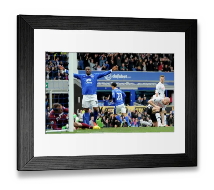 Framed Print : Steven Pienaar's Game-Winning Goal: Everton's Triumph Over Fulham (27-04-2013) Framed Print : Steven Pienaar's Game-Winning Goal: Everton's Triumph Over Fulham (27-04-2013)