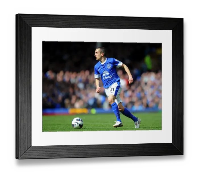 Framed Print : Osman's Strike: Everton Claims Hard-Fought Victory Over Fulham in Premier League (Everton 1-0) Framed Print : Osman's Strike: Everton Claims Hard-Fought Victory Over Fulham in Premier League (Everton 1-0)