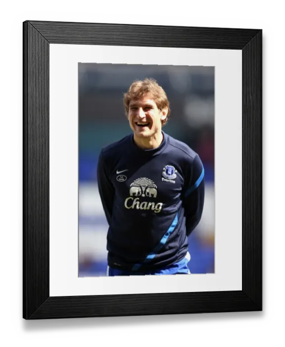 Framed Print : Jelavic's Dramatic Comeback: Tottenhotspur vs. Everton - 2-2 Premier League Draw (April 7, 2013) Framed Print : Jelavic's Dramatic Comeback: Tottenhotspur vs. Everton - 2-2 Premier League Draw (April 7, 2013)