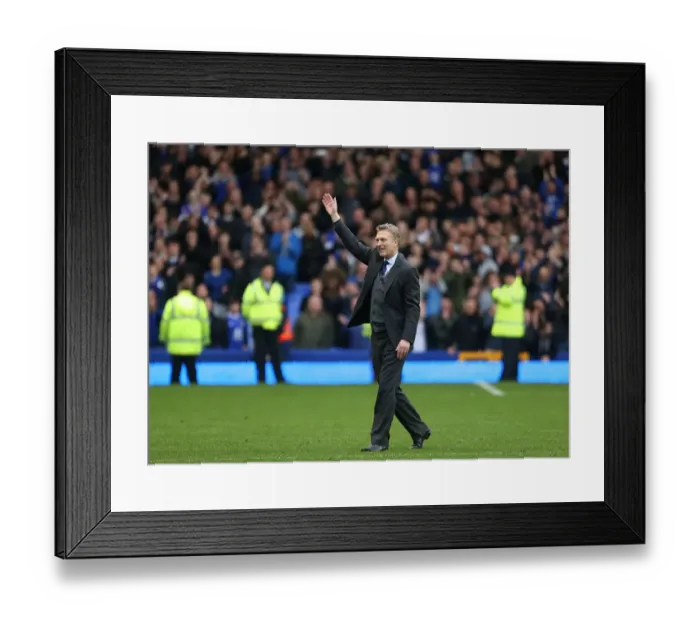 Framed Print : Everton manager David Moyes waves to the fans after the match Framed Print : Everton manager David Moyes waves to the fans after the match