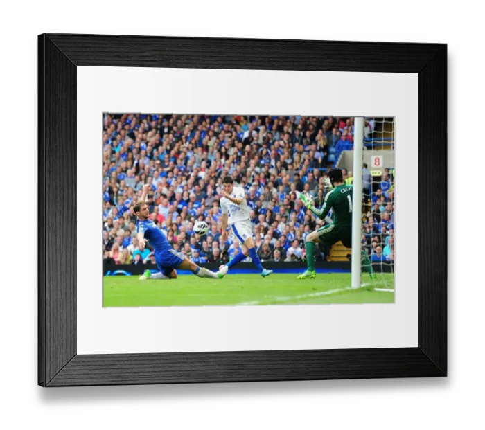 Framed Print : Determined Moment: Kevin Mirallas's Shot Against Chelsea (19-05-2013, Barclays Premier League) Framed Print : Determined Moment: Kevin Mirallas's Shot Against Chelsea (19-05-2013, Barclays Premier League)