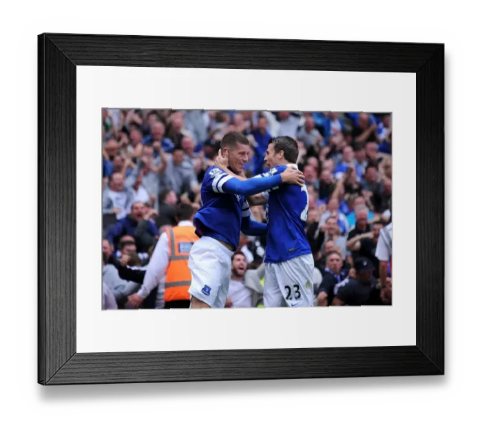 Framed Print : Dramatic Equalizer: Ross Barkley's Thrilling Goal for Everton at Carrow Road (2013)