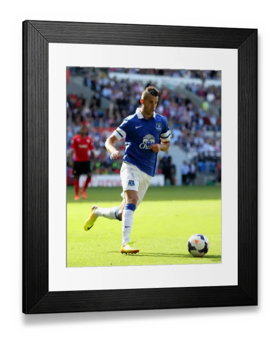 Framed Print : Stalemate at Cardiff City Stadium: Kevin Mirallas Leads Everton's Determined Performance (Barclays Premier League: Cardiff City vs. Everton, 31-08-2013) Framed Print : Stalemate at Cardiff City Stadium: Kevin Mirallas Leads Everton's Determined Performance (Barclays Premier League: Cardiff City vs. Everton, 31-08-2013)