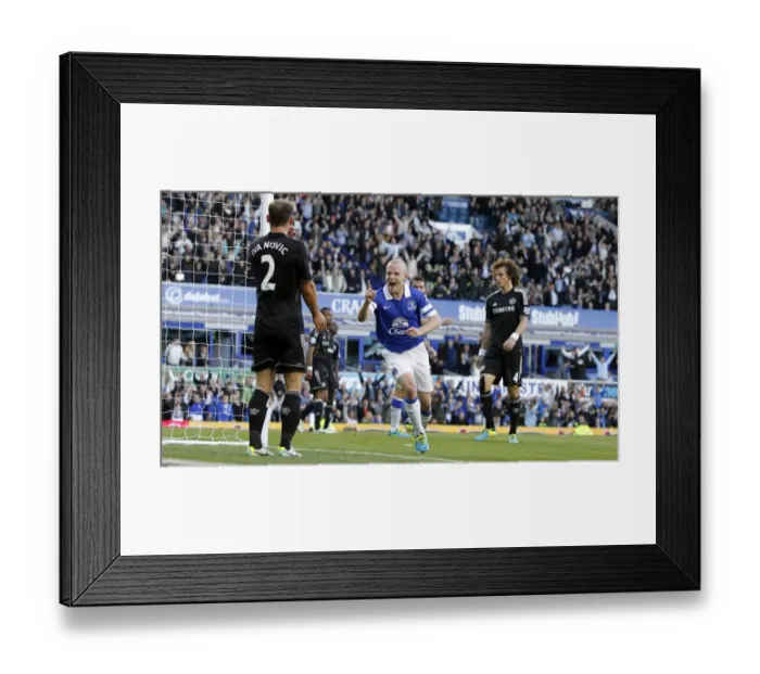 Framed Print : Naismith's Dramatic Last-Minute Strike: Everton 1-0 Chelsea (September 14, 2013) Framed Print : Naismith's Dramatic Last-Minute Strike: Everton 1-0 Chelsea (September 14, 2013)