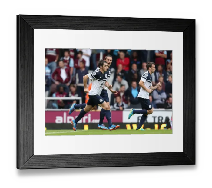 Framed Print : Leighton Baines Double: Everton's Triumph over West Ham United (21-09-2013) Framed Print : Leighton Baines Double: Everton's Triumph over West Ham United (21-09-2013)