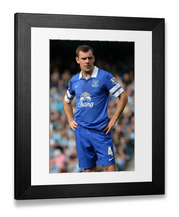 Framed Print : Manchester City vs. Everton: Darron Gibson at Etihad Stadium - Barclays Premier League (5-10-2013) Framed Print : Manchester City vs. Everton: Darron Gibson at Etihad Stadium - Barclays Premier League (5-10-2013)