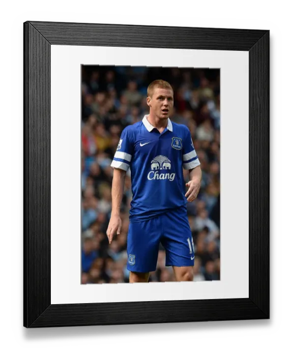 Framed Print : Manchester City vs. Everton: James McCarthy Faces 3-1 Deficit at Etihad Stadium (5-10-2013) Framed Print : Manchester City vs. Everton: James McCarthy Faces 3-1 Deficit at Etihad Stadium (5-10-2013)
