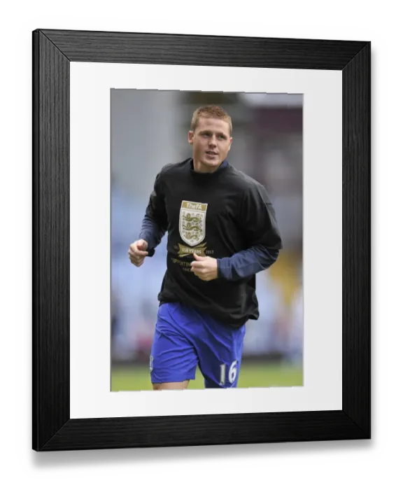 Framed Print : Everton's James McCarthy Honors FA's 150th Anniversary During Aston Villa vs Everton Match