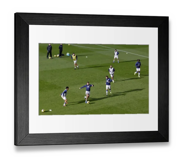 Framed Print : Everton vs. Tottenham Hotspur: Pre-Match Warm-Up at Goodison Park (Barclays Premier League: Everton 0 - Tottenham Hotspur 0, November 3, 2013)