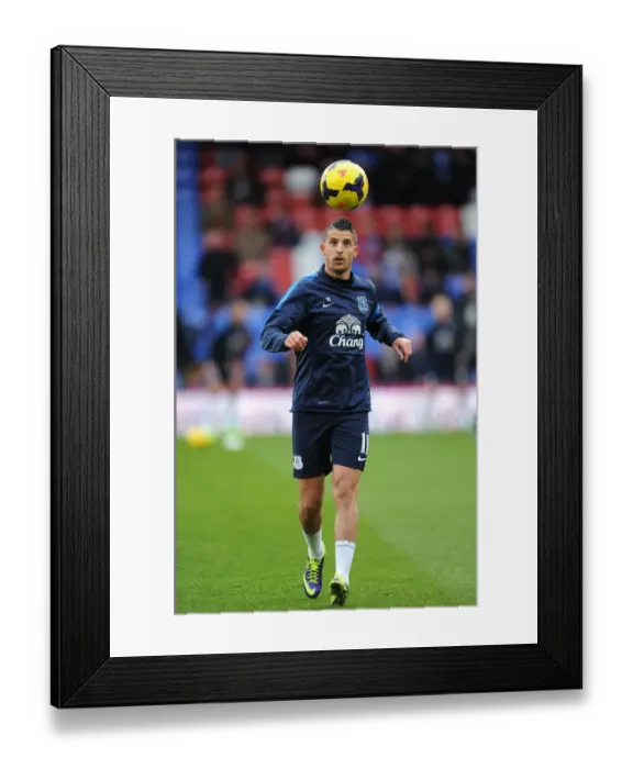 Framed Print : A Stalemate at Selhurst Park: Kevin Mirallas and Everton Hold Crystal Palace Scoreless (Barclays Premier League, 09-11-2013) Framed Print : A Stalemate at Selhurst Park: Kevin Mirallas and Everton Hold Crystal Palace Scoreless (Barclays Premier League, 09-11-2013)