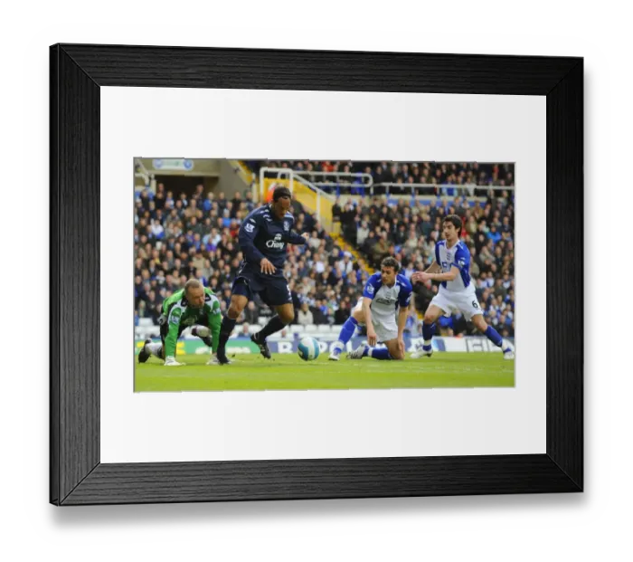 Framed Print : Joleon Lescott vs. Birmingham City Defenders: Intense Clash in Everton's 2007-08 Premier League Match Framed Print : Joleon Lescott vs. Birmingham City Defenders: Intense Clash in Everton's 2007-08 Premier League Match