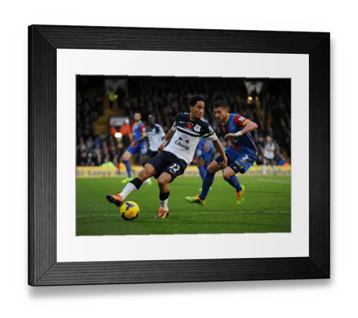 Framed Print : Steven Pienaar's Determined Performance: Crystal Palace vs. Everton (0-0), November 2013 Framed Print : Steven Pienaar's Determined Performance: Crystal Palace vs. Everton (0-0), November 2013