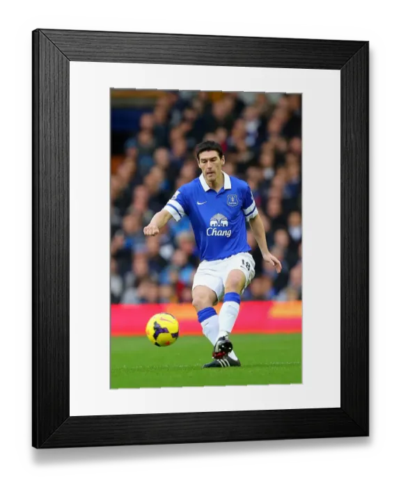 Framed Print : Gareth Barry's Stellar Performance: Everton's 4-0 Thrashing of Stoke City (November 30, 2013)