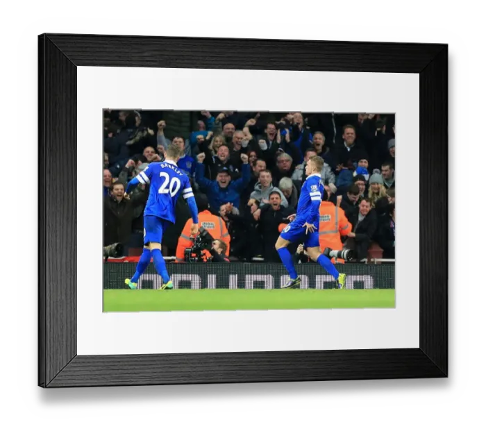 Framed Print : Deulofeu's Strike: A Dramatic 1-1 Draw for Everton at Arsenal's Emirates Stadium (Premier League, December 8, 2013)