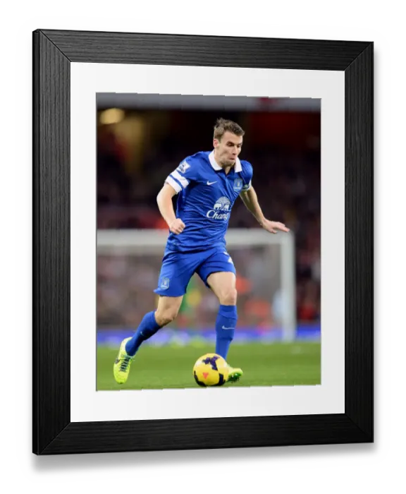 Framed Print : A Draw at Emirates: Seamus Coleman's Everton Holds Firm Against Arsenal (December 8, 2013, Barclays Premier League) Framed Print : A Draw at Emirates: Seamus Coleman's Everton Holds Firm Against Arsenal (December 8, 2013, Barclays Premier League)