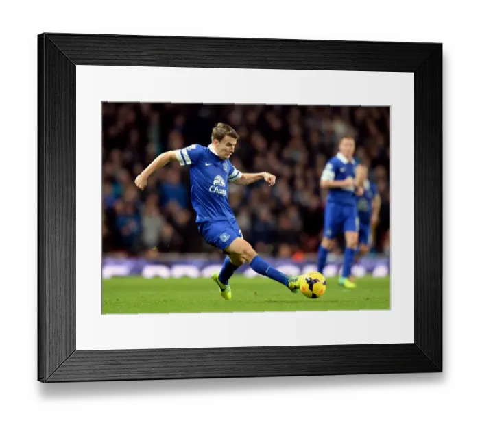 Framed Print : Draw at Emirates: Seamus Coleman's Tenacious Everton Holds Arsenal Framed Print : Draw at Emirates: Seamus Coleman's Tenacious Everton Holds Arsenal