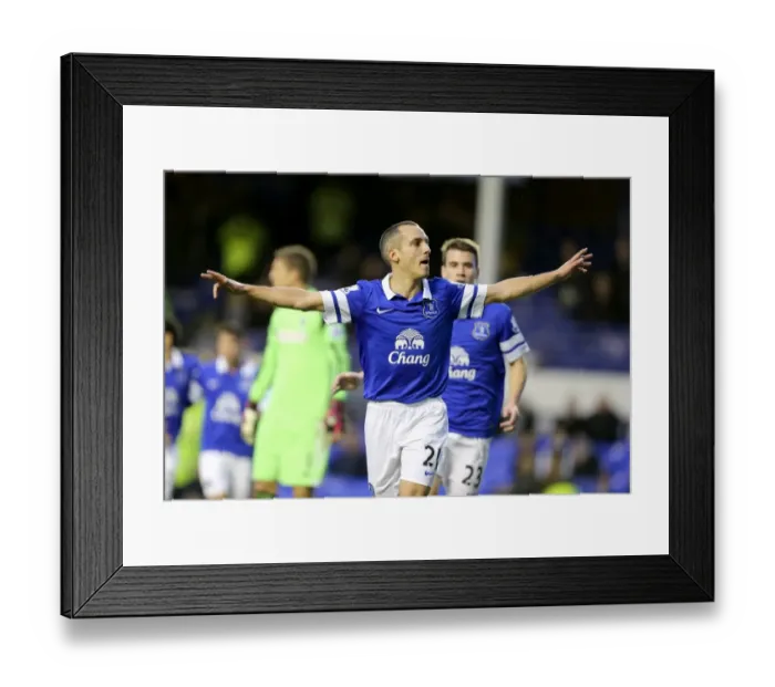 Framed Print : Leon Osman Scores Opening Goal: Everton 4-1 Fulham (December 14, 2013) Framed Print : Leon Osman Scores Opening Goal: Everton 4-1 Fulham (December 14, 2013)