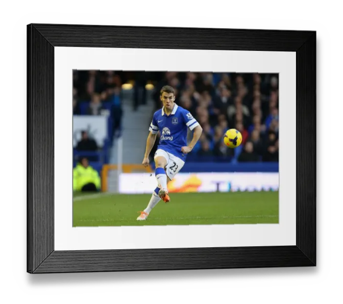 Framed Print : Seamus Coleman at Goodison Park: Everton vs Sunderland (26-12-2013, Everton 0 - 1) Framed Print : Seamus Coleman at Goodison Park: Everton vs Sunderland (26-12-2013, Everton 0 - 1)